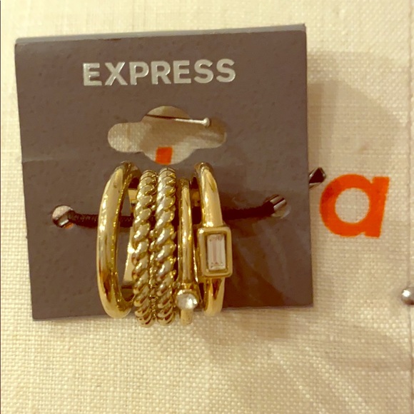 Bundle of express gold rings set. - Picture 2 of 6